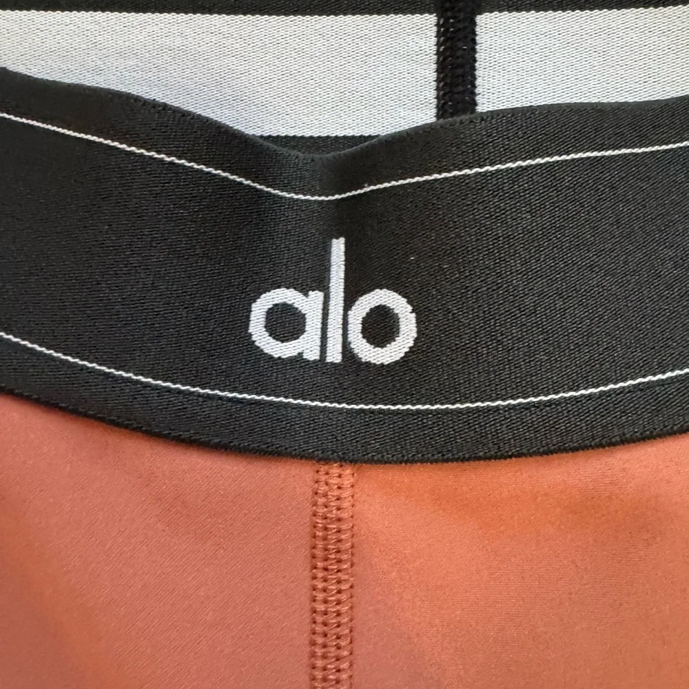 ALO Airlift High Waist Suit Up Legging rust